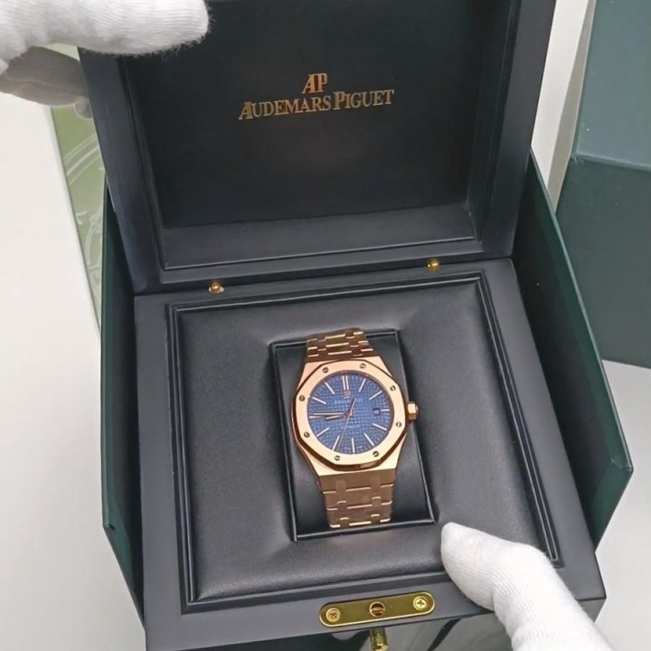 Часы Audemars Piguet Royal Oak с фирменным комплек