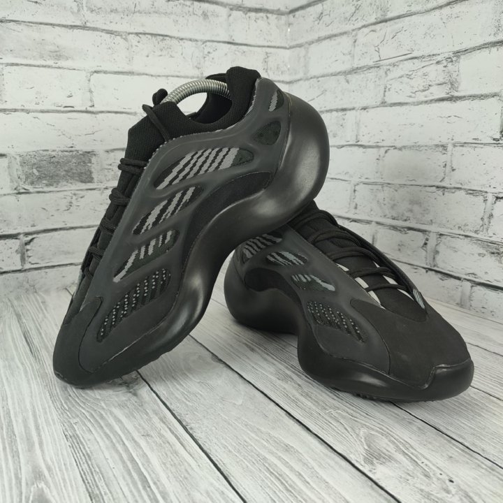 Кроссовки Adidas Yeezy Boost 700