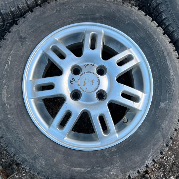 Зима Кама 175/70 R13 + Литые Диски 4x100 D54.1