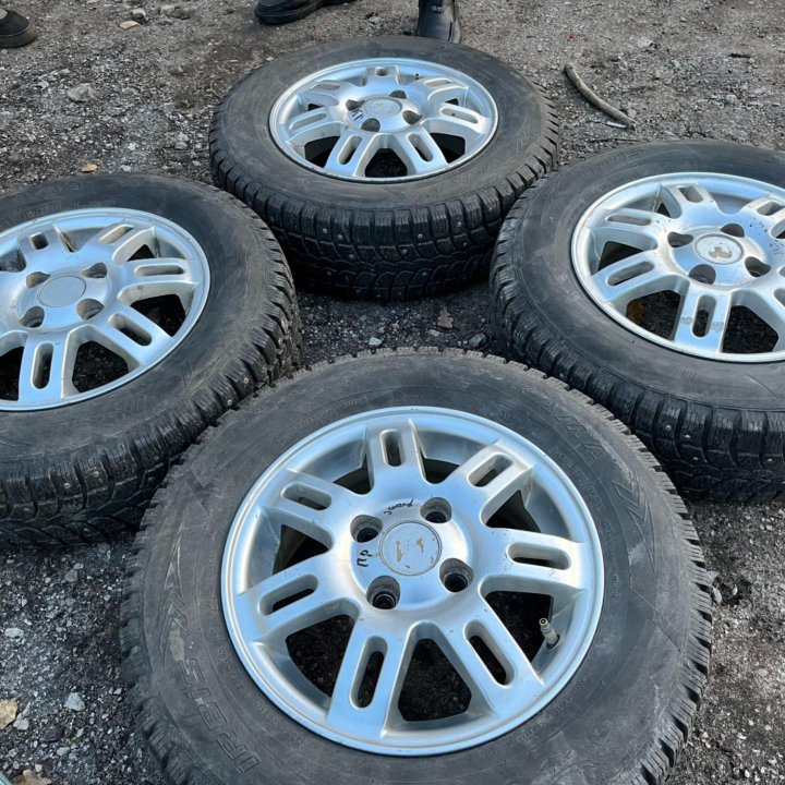 Зима Кама 175/70 R13 + Литые Диски 4x100 D54.1