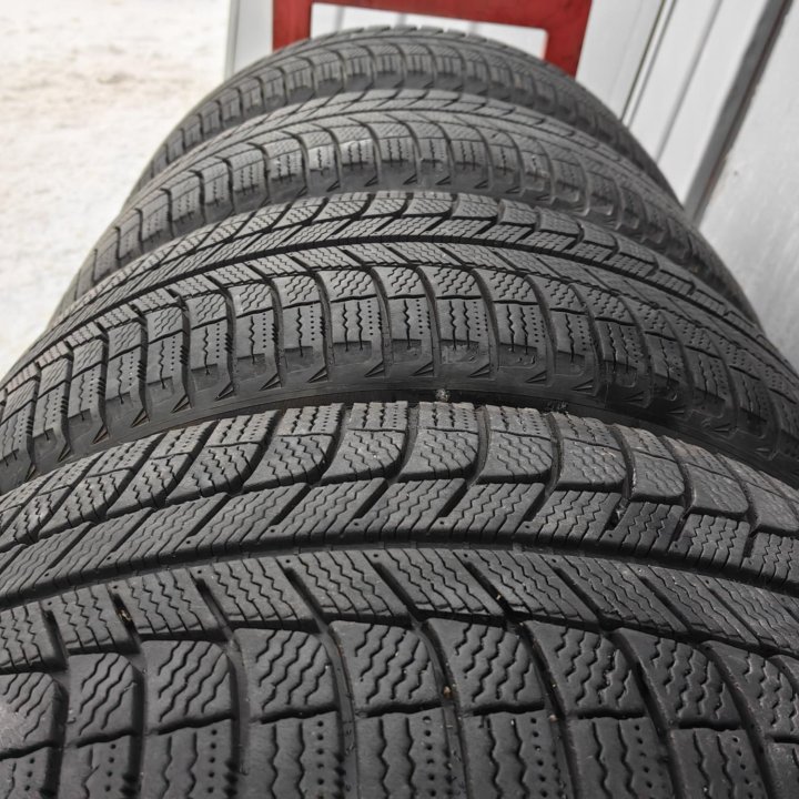 Комплект Michlelin X-ice3+ 235/55 R19