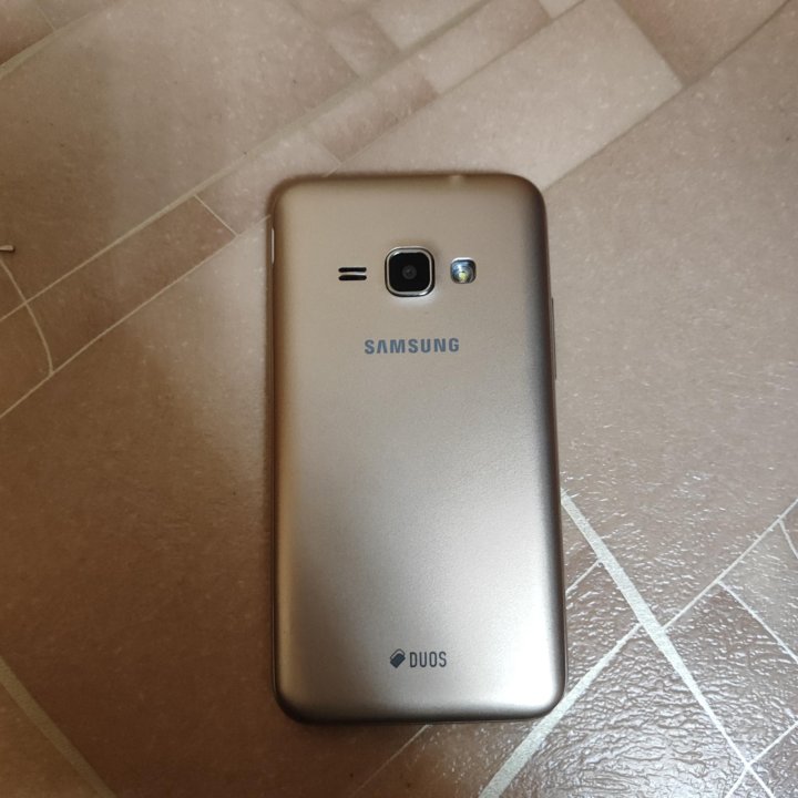 Телефон samsung