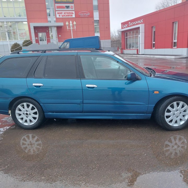 Nissan Primera, 2000