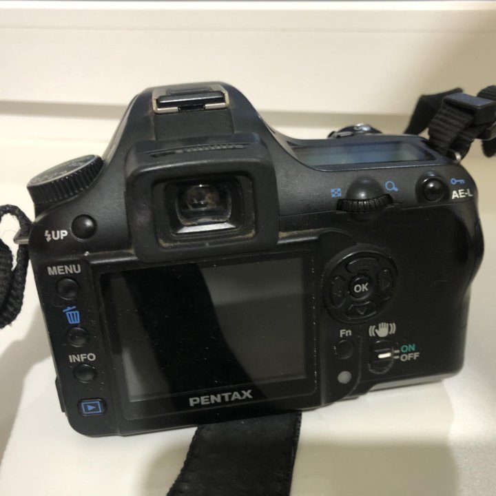 Зеркальный фотоаппарат Pentax