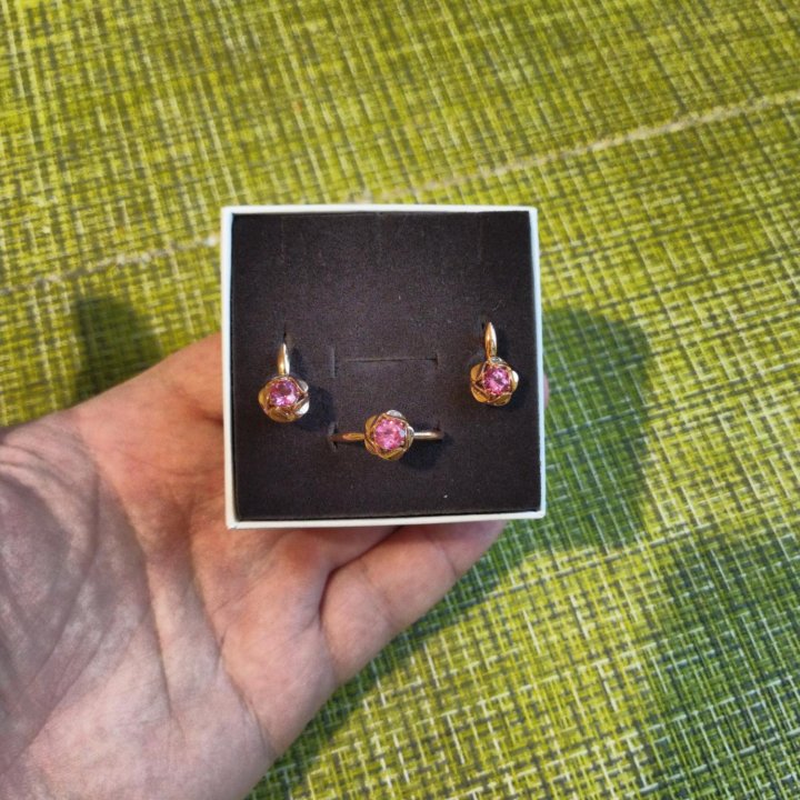 Серьги и кольцо с розовым топазом