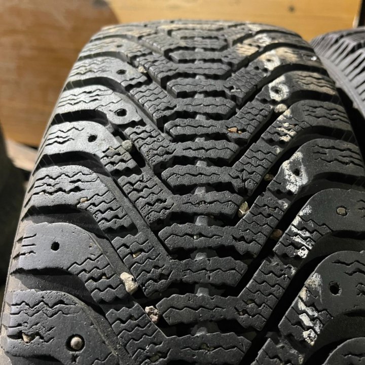 Зима Goodyear UltraGrip 500 185/65 R15 88T