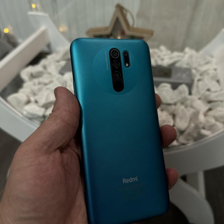 Продам Xiaomi Redmi 9 4/64Gb Green