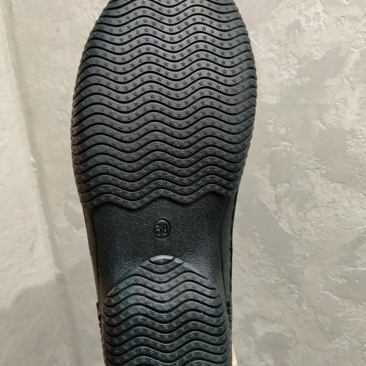 Сапоги, унты.