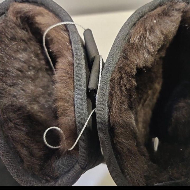 Сапоги, унты.