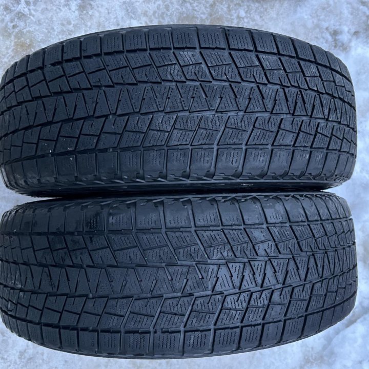 215 65 16 Bridgestone Blizzak DM-V1 зима 2 шины