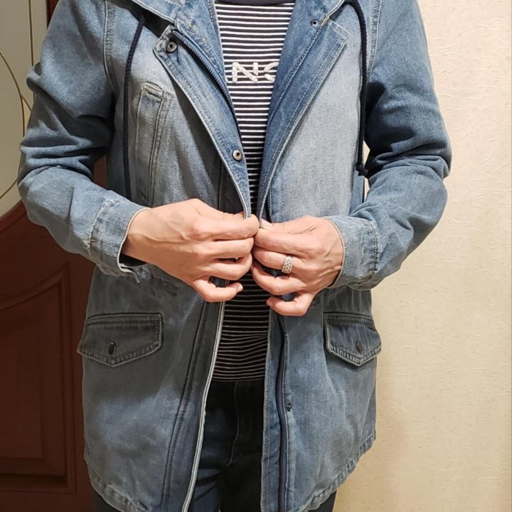 Джинсовая куртка