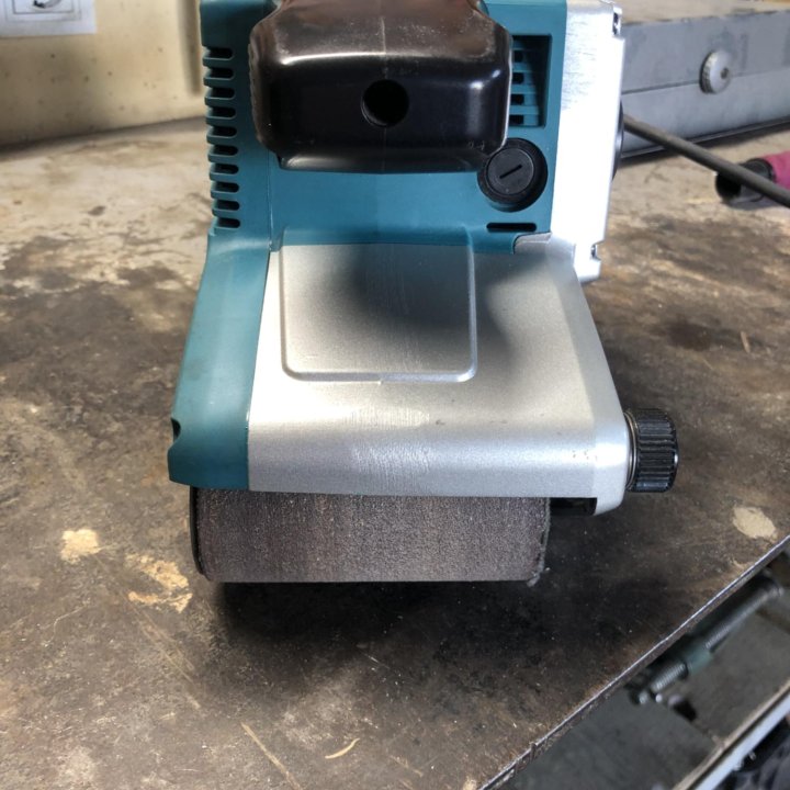 Ленточная шлифмашина Makita 9404