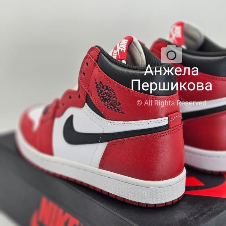 Nike Air Jordan 1 Retro High 'Chicago'