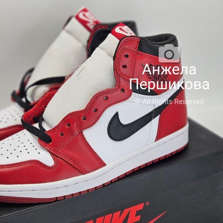 Nike Air Jordan 1 Retro High 'Chicago'