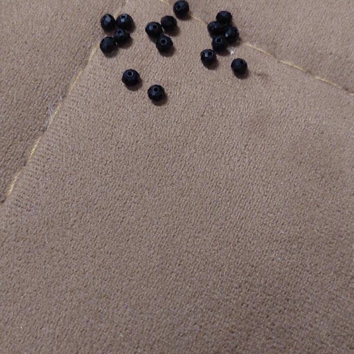 Бусины гагата