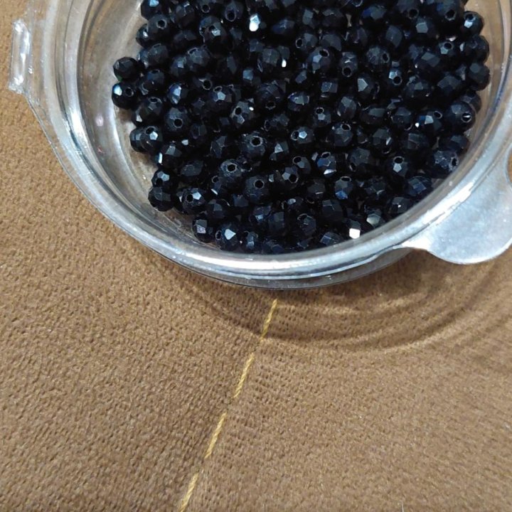 Бусины гагата