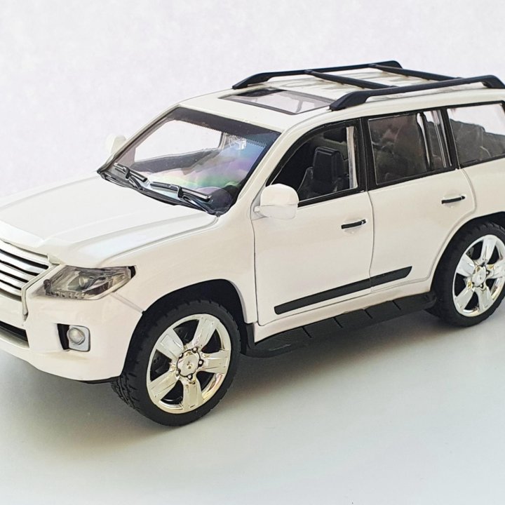 Новая модель Lexus LX570 (белый)