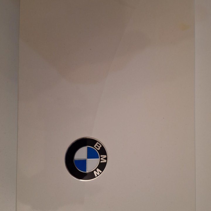 Продаю новый брелок BMW