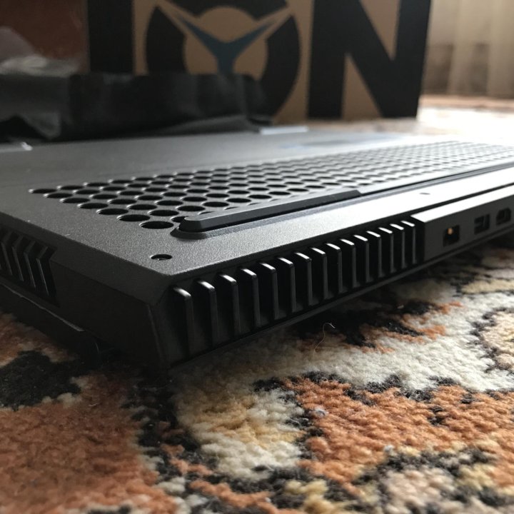 Lenovo legion 5 RTX 3060 AMD r5