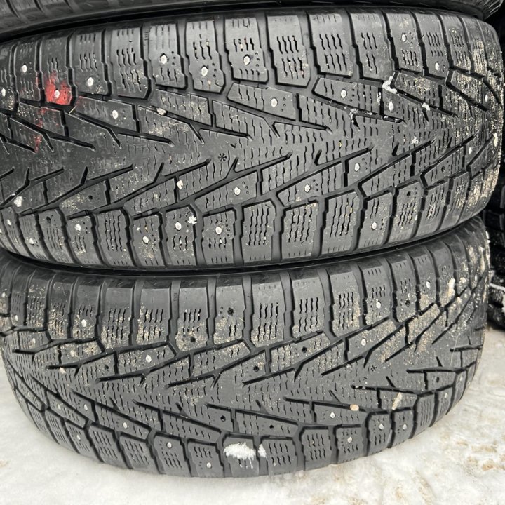 235 60 18 Nokian Hakkapeliitta 7 SUV зима шипы