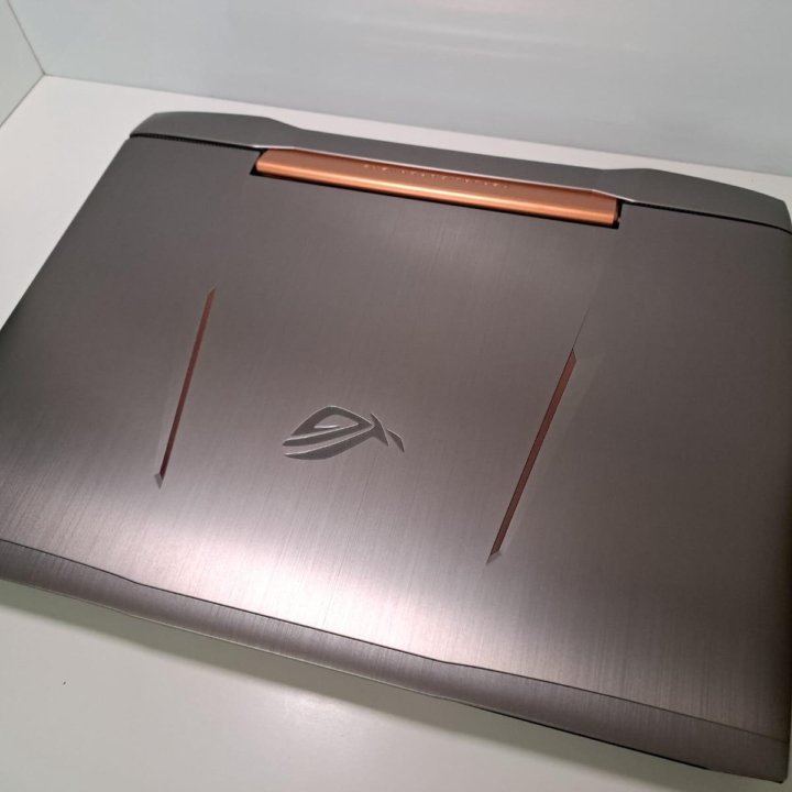 Игровой ноутбук Asus ROG-G752