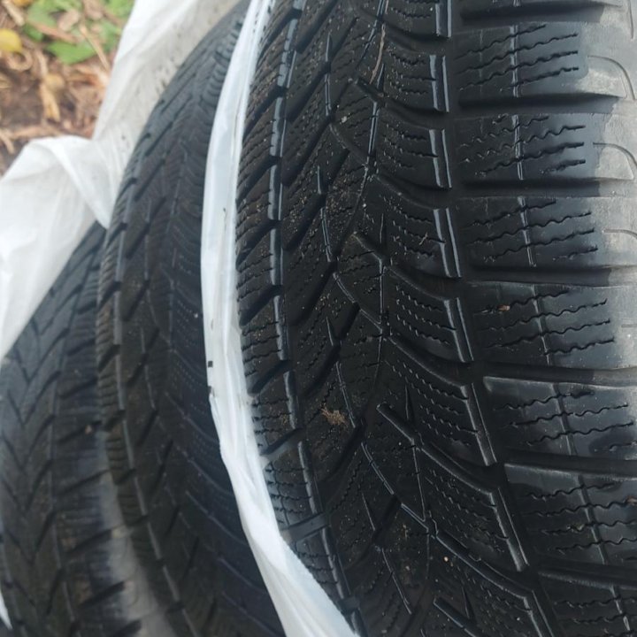 Goodyear Cargo Ultra Grip 225/60 R17