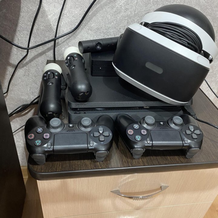 Sony PlayStation 4 slim 500 gb и PS VR