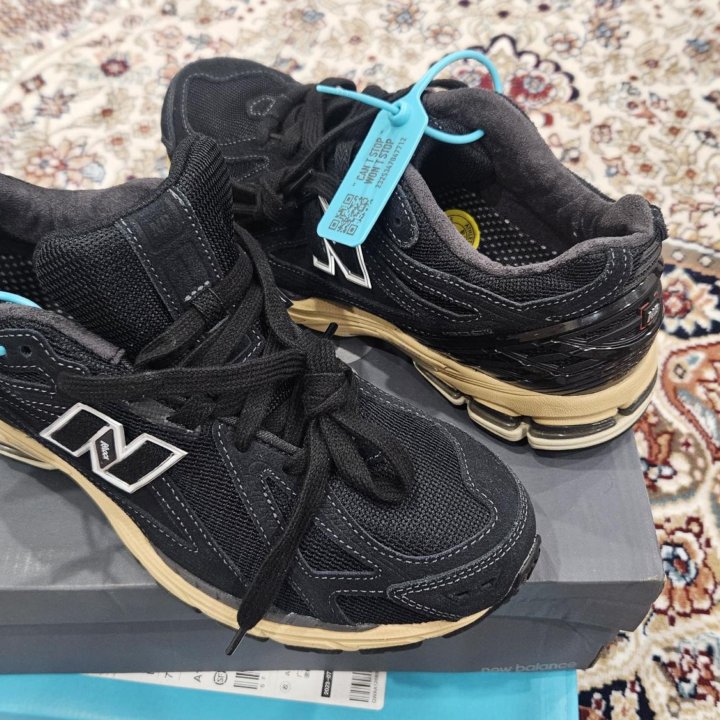 Кроссовки New Balance 1906R «Black Taupe»