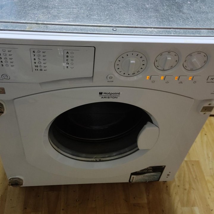 Встраиваемая Hotpoint Ariston 7 кг 1000 об