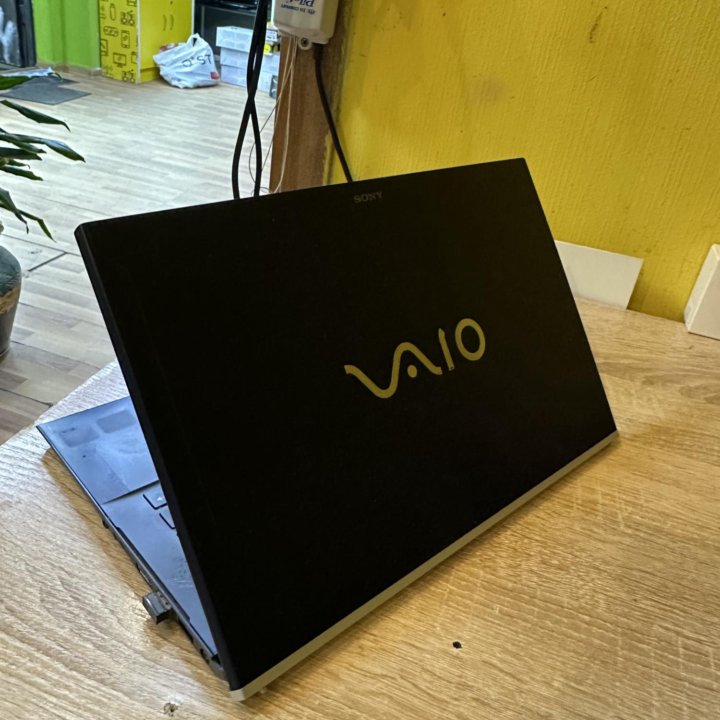 Ультрабук Sony Vaio VPCZ21 Core i5/4/128SSD/13.3