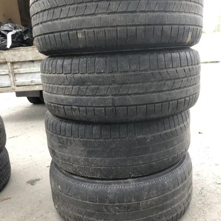 Pirelli Scorpion Ice & Snow 255/55/R19 111H