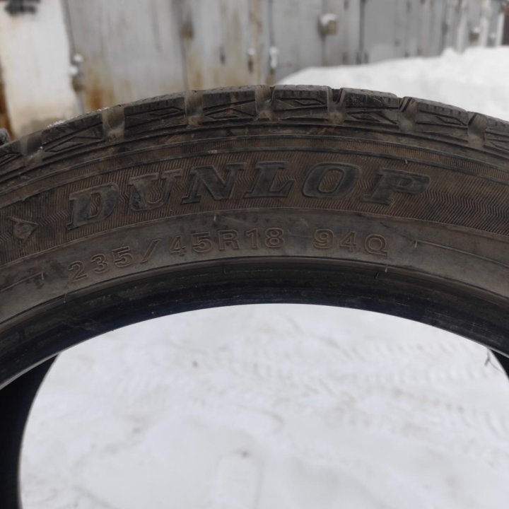 Dunlop SP Winter Maxx WM01 235/45 R18 94Q