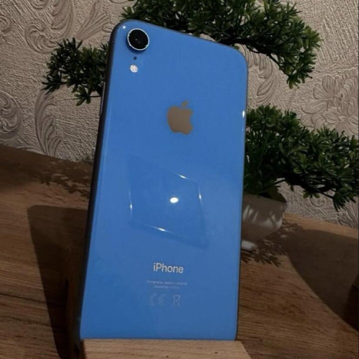 iPhone XR голубой