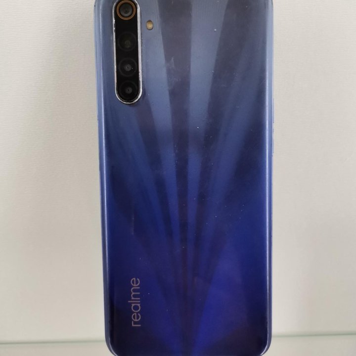 Смартфон Realme 6