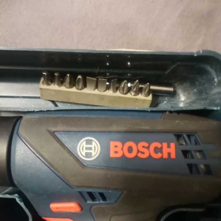 Дрель-шуруповерт BOSCH GSR 1000