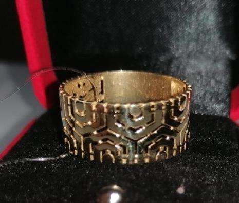 Золотое кольцо 4 гр.