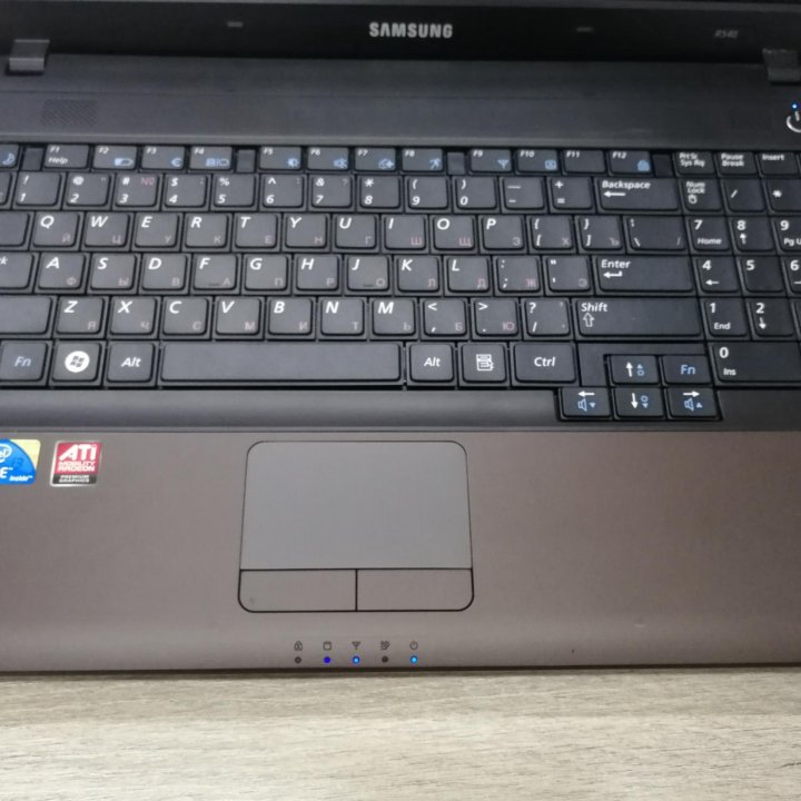 Отличный Samsung R540 Core i3/6/ssd256/1 акб