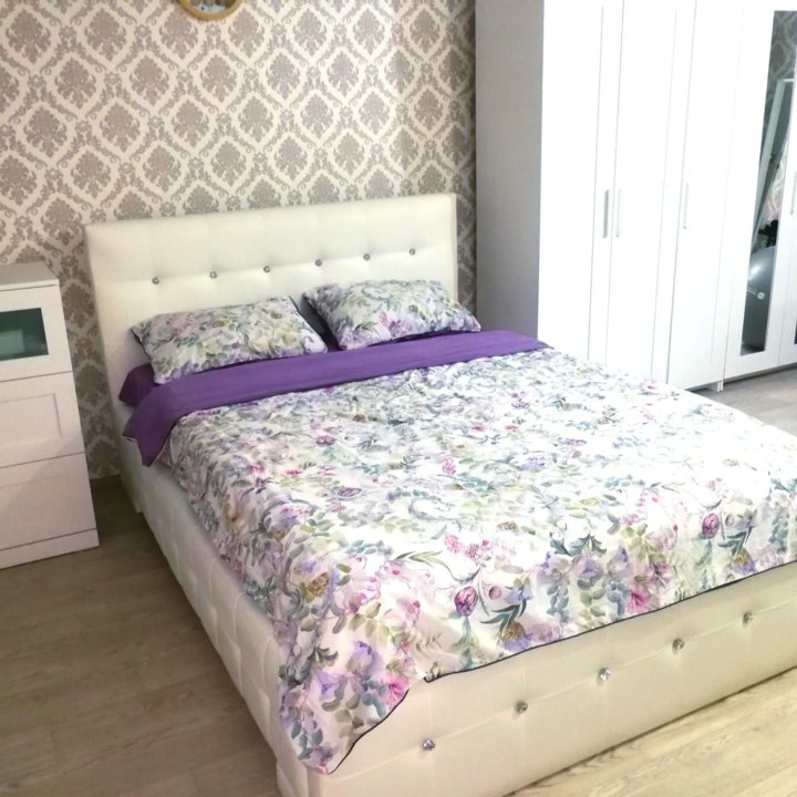 Кровать Bella 140 *200 белая эко-кожа двухспальная