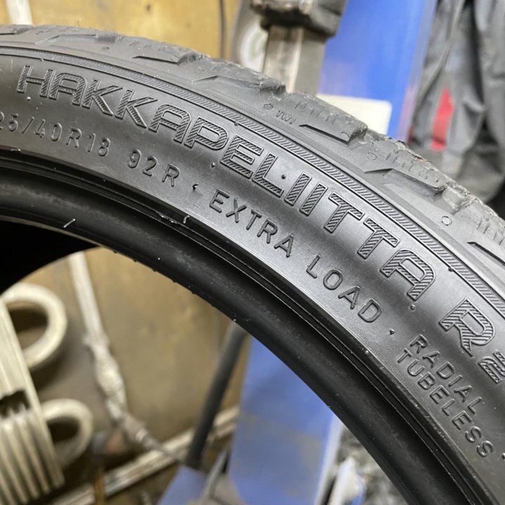 Nokian Hakkapelitta R2 225/40 R18 2шт.