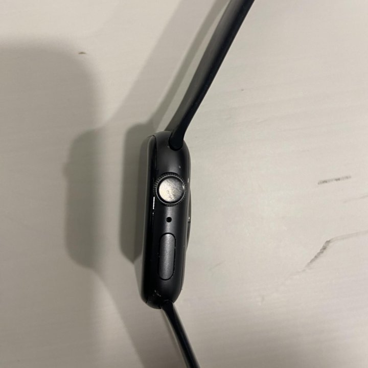 Часы Apple Watch 4 44mm