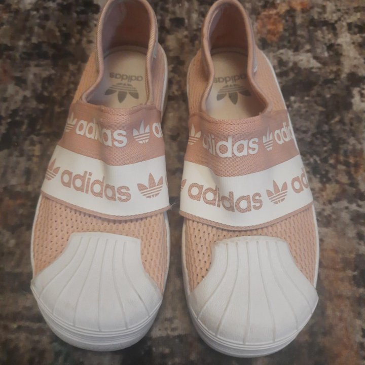 Слипоны на девочку adidas