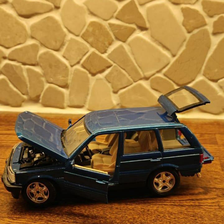 Коллекционная модель 1:26 Land Rover 2001