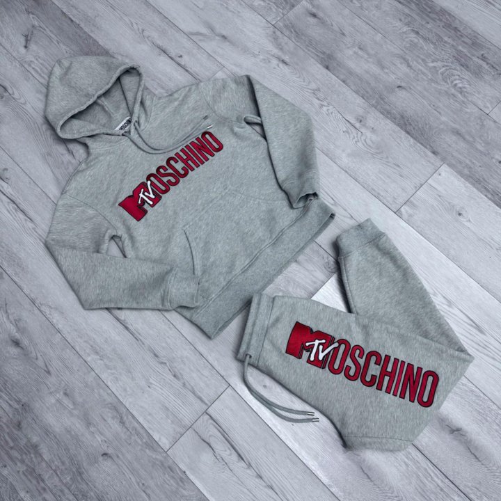 Спортивный костюм Moschino x H&M