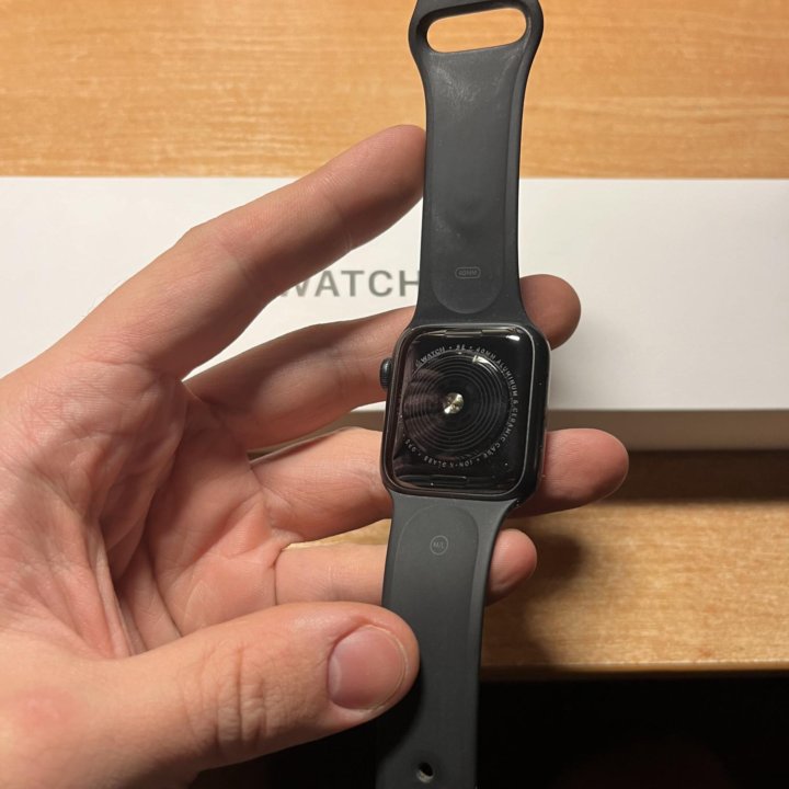 Часы Apple Watch SE 40 mm (2020)