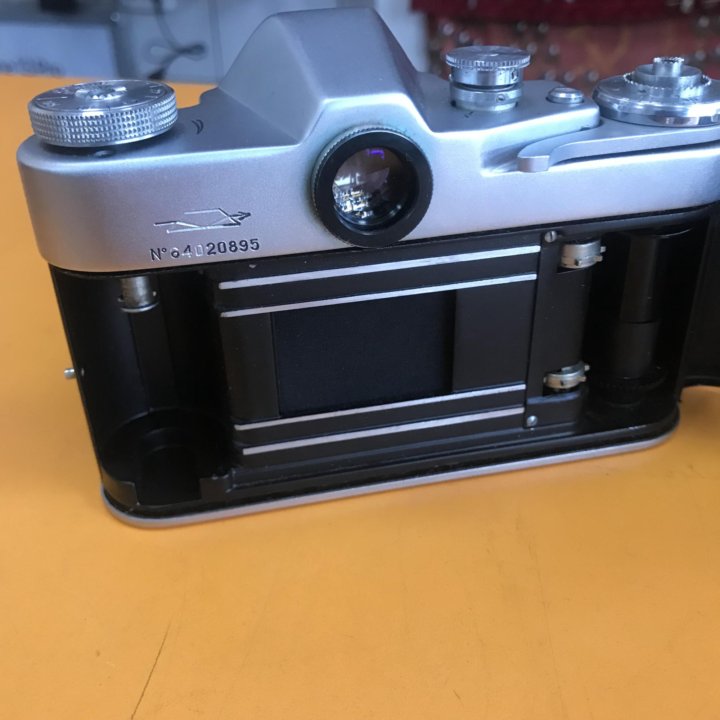 Плёночный фотоаппарат Зенит 3М