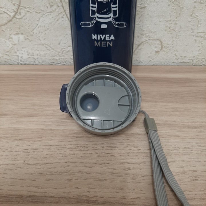 Спортивная фирменная бутылка Nivea Men