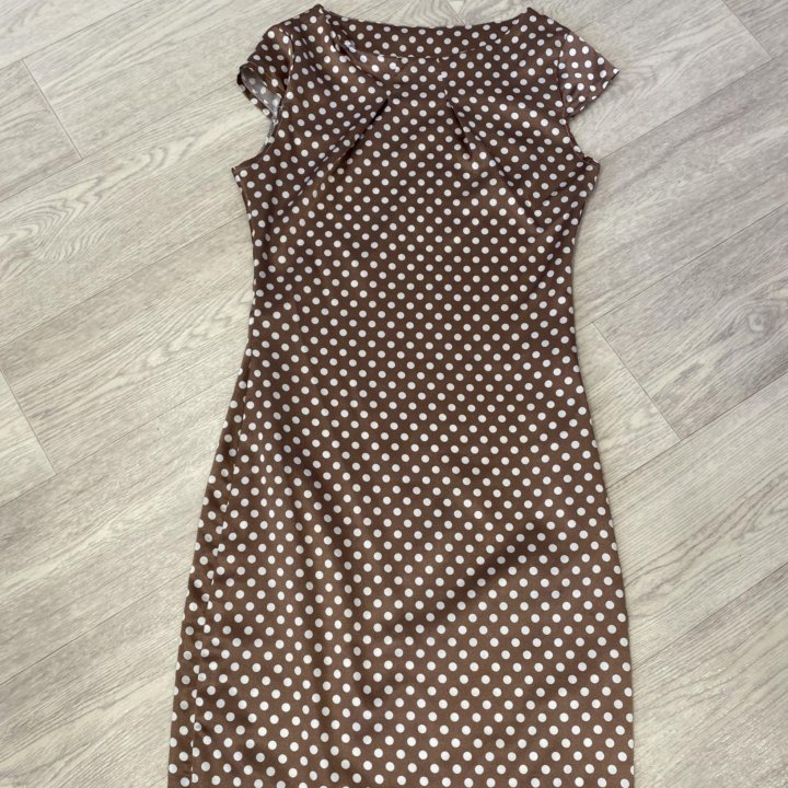 Платье в горошек