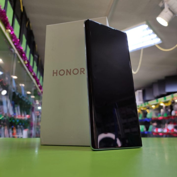 Honor 70 - 8/128Gb 54Мпикс 4800mAh NFC 6.67