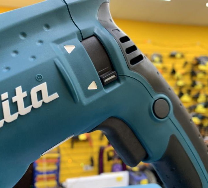 Перфоратор Makita HR2470, 2.4 Дж, 780 Вт, 4500 уд/мин, в кейсе