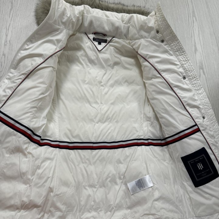 Tommy hilfiger пуховик xs оригинал